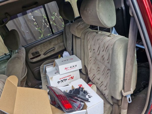 Toyota landcruiser 96 to 03 breaking for parts 354531503