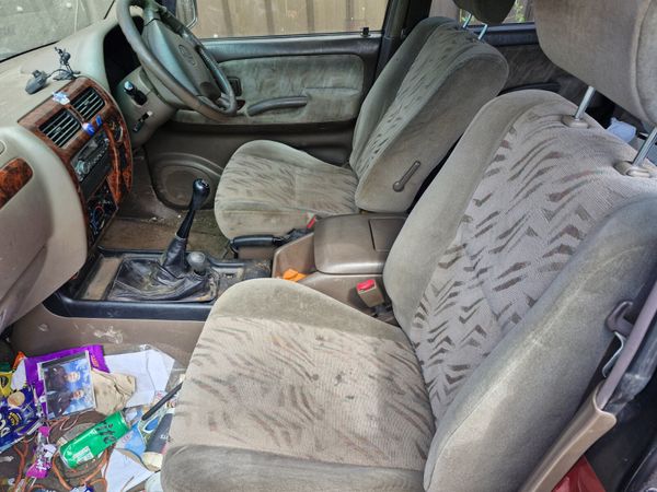 Toyota landcruiser 96 to 03 breaking for parts 354531504