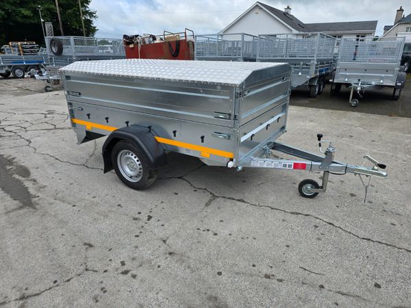 7x4 trailer with cover 356407163