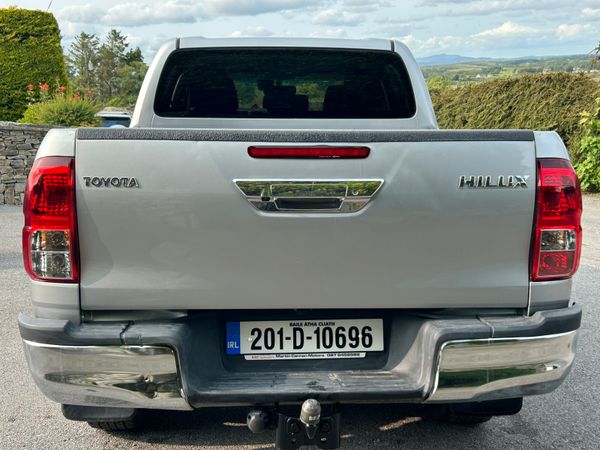 2020 Toyota Hi Lux SR5 2.4 D4D 356795108