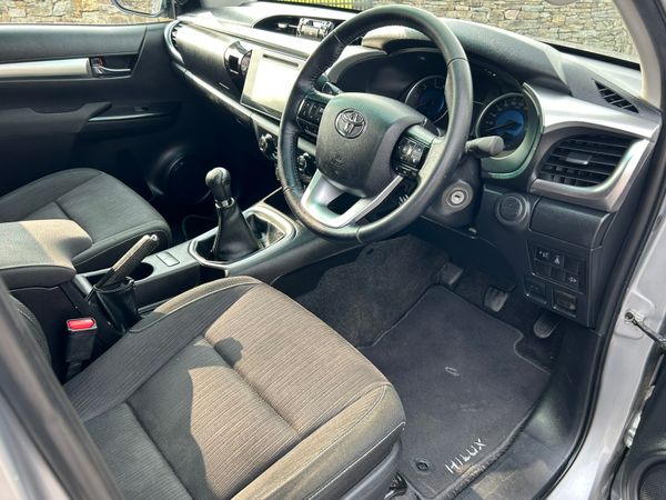 2020 Toyota Hi Lux SR5 2.4 D4D 356795114