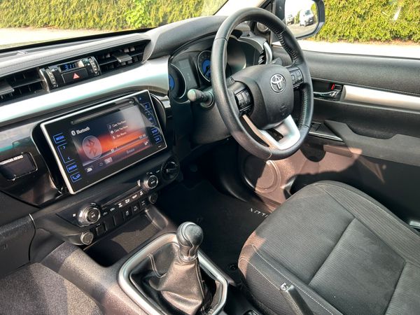 2020 Toyota Hi Lux SR5 2.4 D4D 356795116