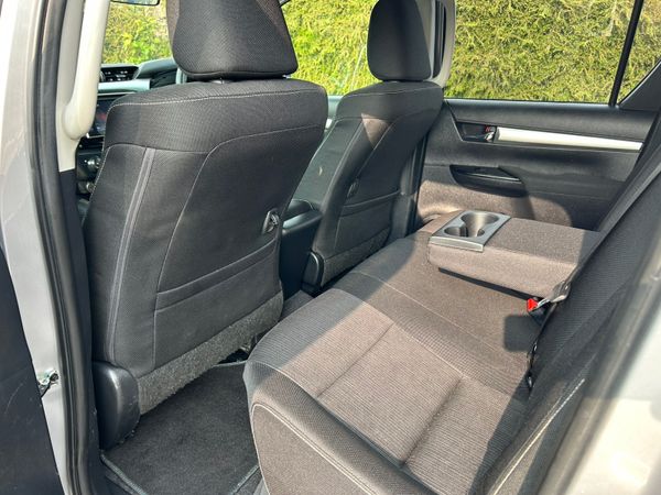 2020 Toyota Hi Lux SR5 2.4 D4D 356795118