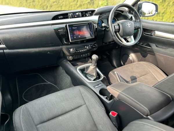 2020 Toyota Hi Lux SR5 2.4 D4D 356795121