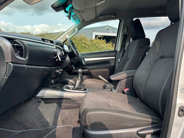 2020 Toyota Hi Lux SR5 2.4 D4D 356795122