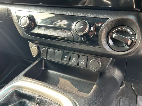 2020 Toyota Hi Lux SR5 2.4 D4D 356795124