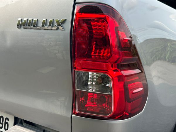 2020 Toyota Hi Lux SR5 2.4 D4D 356795128