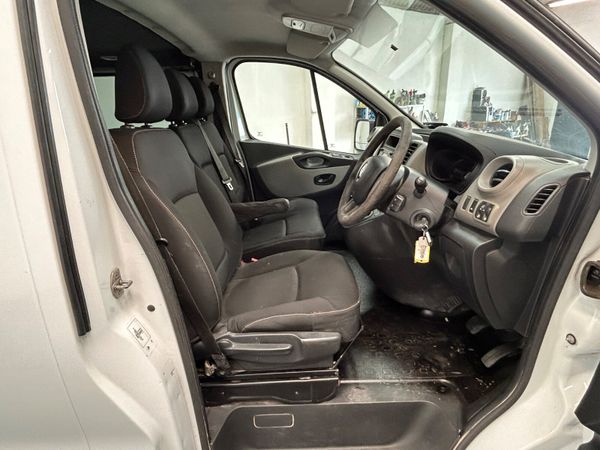 161 RENAULT TRAFFIC CREWCAB -7 SEATS - 356711358