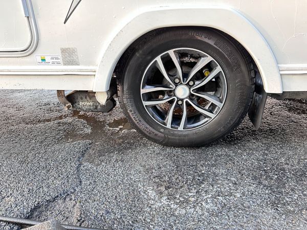 ✨STUNNING 2016 LUNAR ECLIPSE 4 BERTH FIXED BED✨ 357572579