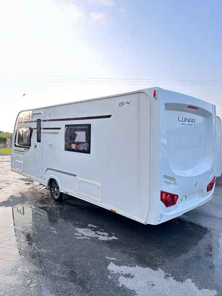 ✨STUNNING 2016 LUNAR ECLIPSE 4 BERTH FIXED BED✨ 357572584