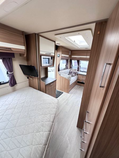 ✨STUNNING 2016 LUNAR ECLIPSE 4 BERTH FIXED BED✨ 357572585