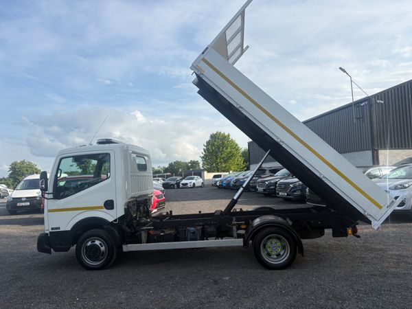 Nissan NV400 2017 357992624