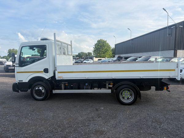 Nissan NV400 2017 357992627