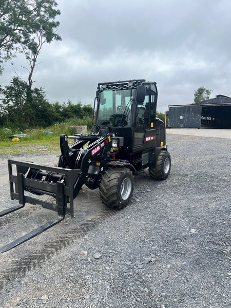 Selection of New Holland and Case tractors 358825274