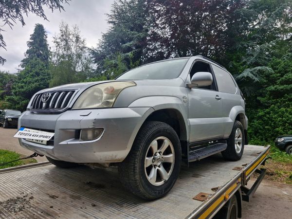 Toyota landcruiser 2006 breaking for parts 359197352