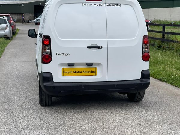 162 Citroen Berlingo Eneterprise Spotless***** 359687454