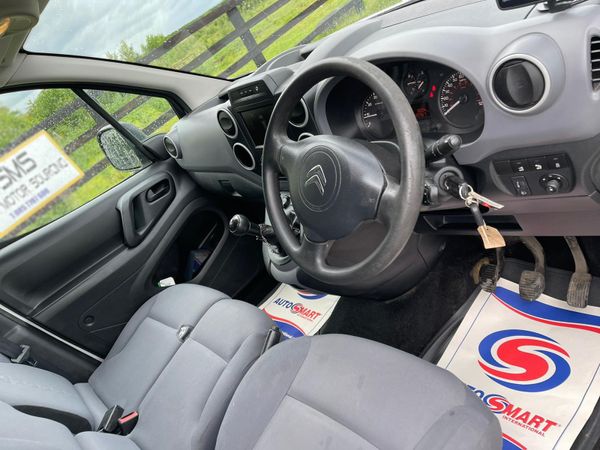 162 Citroen Berlingo Eneterprise Spotless***** 359687463