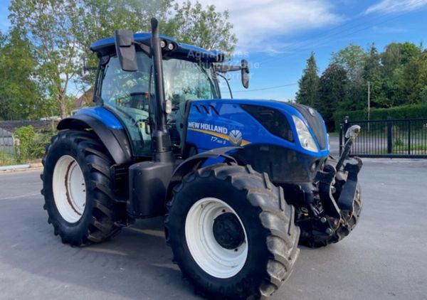 Selection of New Holland and Case tractors 359749040