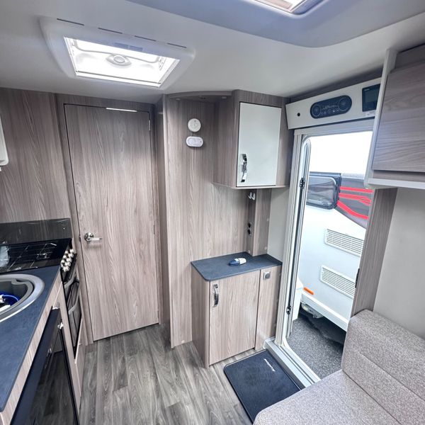 ✨STUNNING 2023 SWIFT KUDOS 4 BERTH ISLAND BED✨ 360156249