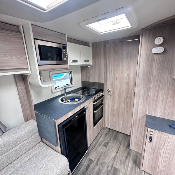 ✨STUNNING 2023 SWIFT KUDOS 4 BERTH ISLAND BED✨ 360156252