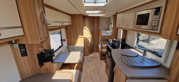 Lunar Quasar 6 Berth Caravan 360740424