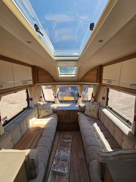 Lunar Quasar 6 Berth Caravan 360740428