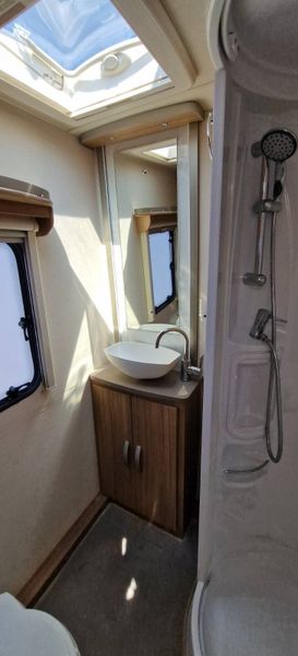 Lunar Quasar 6 Berth Caravan 360740431