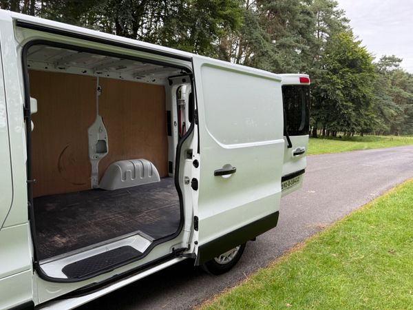 Renault Trafic 2019 SL27 Low KM 361183454