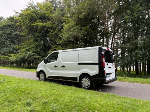 Renault Trafic 2019 SL27 Low KM 361183433