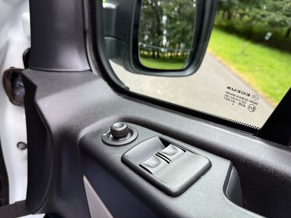 Renault Trafic 2019 SL27 Low KM 361183435