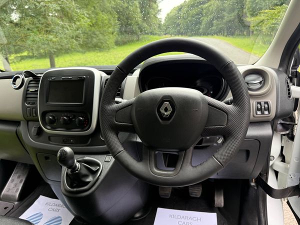 Renault Trafic 2019 SL27 Low KM 361183439