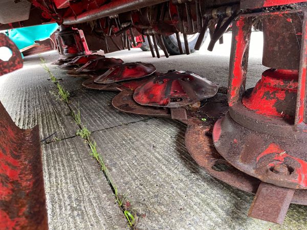 Kuhn FC302G Conditioner Mower 362540167