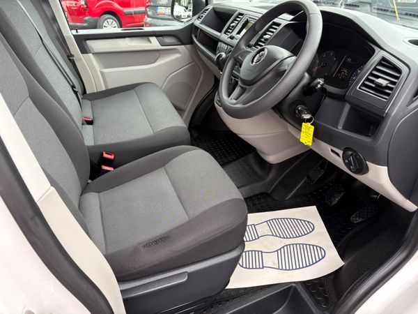 Volkswagen Transporter 362705664