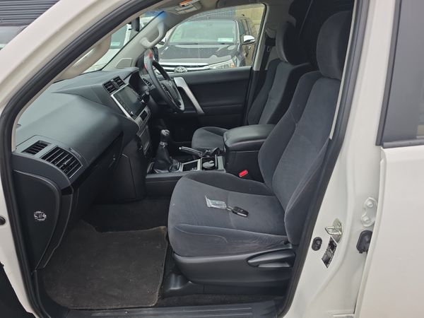 Toyota Land Cruiser GX LWB 204Bhp 363135313