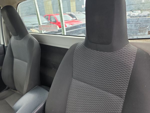 Toyota Hilux Single Cab 363135760