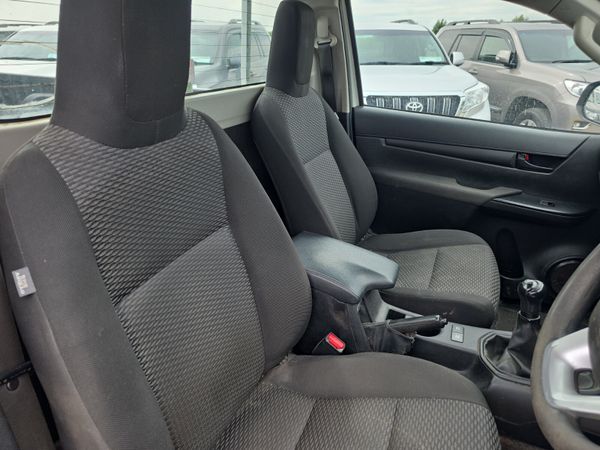 Toyota Hilux Single Cab 363135771