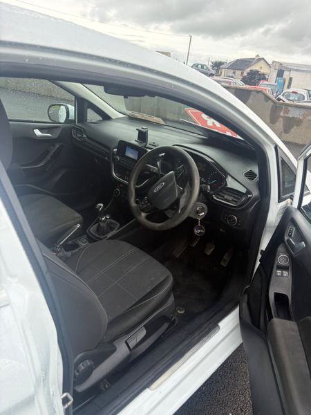 Ford Fiesta 2019 363290362