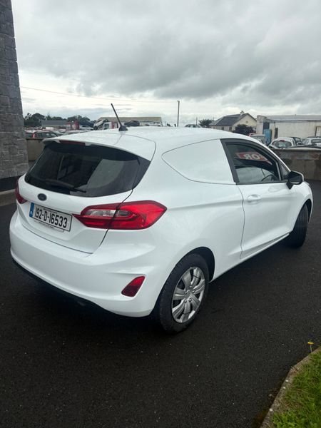 Ford Fiesta 2019 363290369