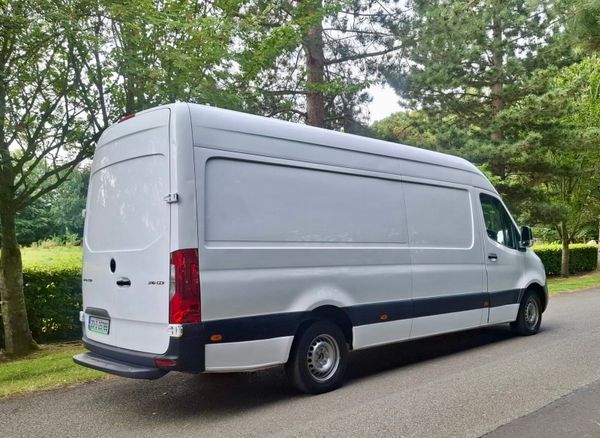 Mercedes-Benz Sprinter LWB  2020 DOE 8/26 364613374
