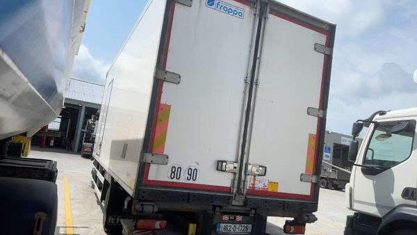 Renault D 14tn 23ft Carrier SUPRA fridge body 364786215