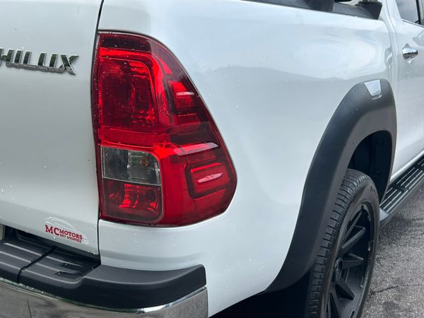 2022 Toyota Hilux 2.4 SR5 Manual 365073053