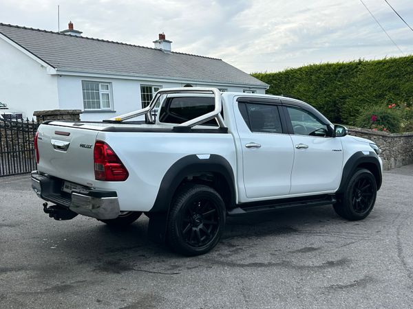 2022 Toyota Hilux 2.4 SR5 Manual 365073055