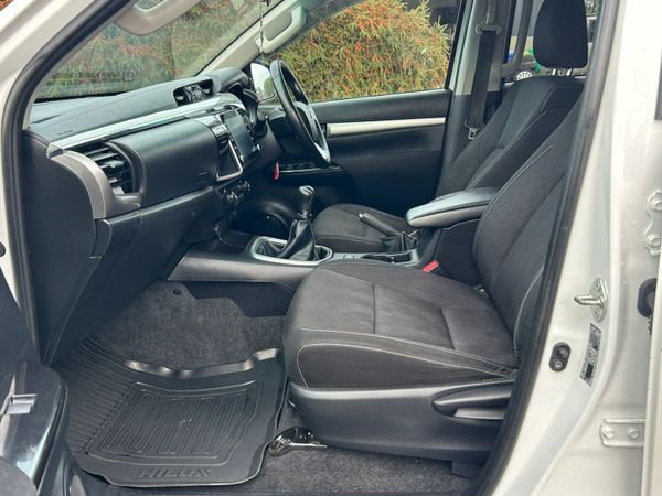 2022 Toyota Hilux 2.4 SR5 Manual 365073066