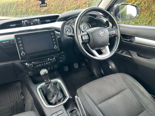2022 Toyota Hilux 2.4 SR5 Manual 365073068