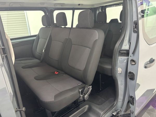 231 RENAULT TRAFFIC LWB 9 SEATER BUSINESS 365251437