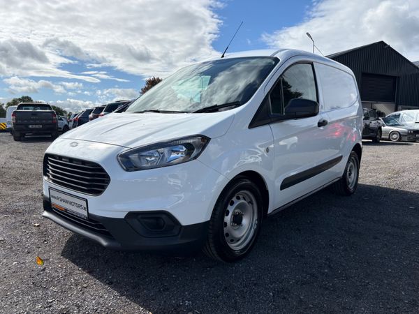 Ford Transit Courier 365775374