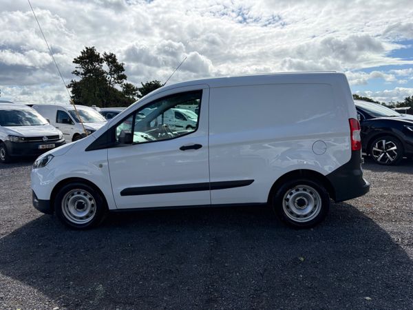 Ford Transit Courier 365775476