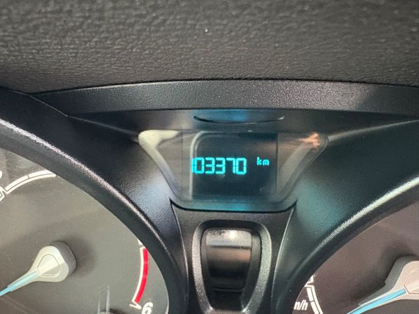 Ford Transit Courier 365775479