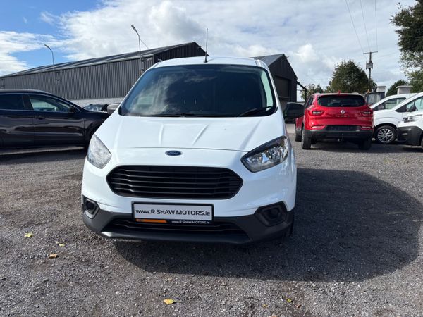 Ford Transit Courier 365775481