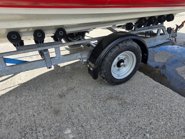 Boat trailers Servicing 365887812
